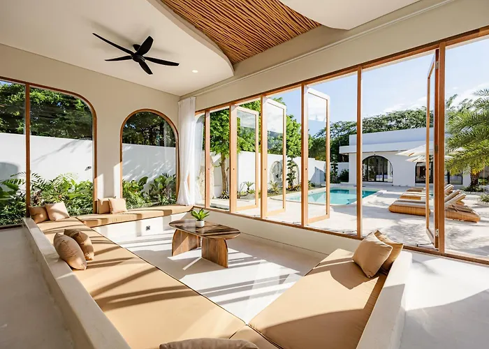 Desaulu - Private Escape With Sunlit Pool In Orman Evi