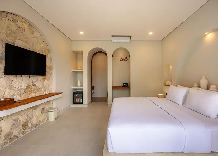 Desaulu - Private Escape With Sunlit Pool In Orman Evi