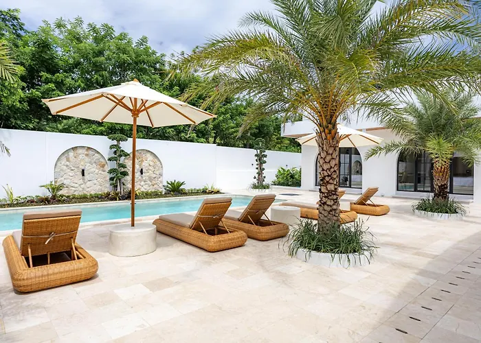 Desaulu - Private Escape With Sunlit Pool In *