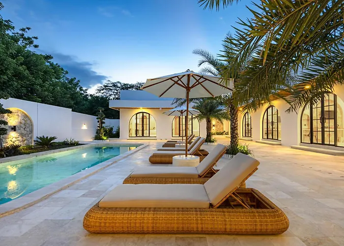 Desaulu - Private Escape With Sunlit Pool In Orman Evi Uluwatu