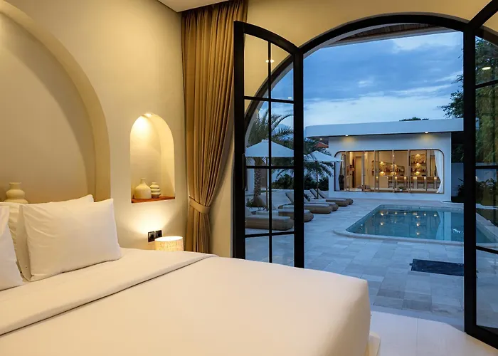 Desaulu - Private Escape With Sunlit Pool In Uluwatu
