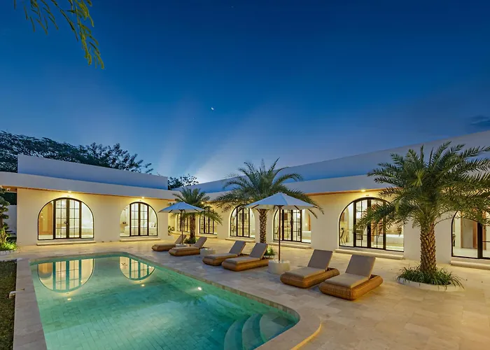 Desaulu - Private Escape With Sunlit Pool In *